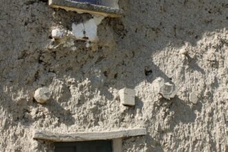 Terre crue : ce matériau ancestral qui révolutionne la construction durable du 21ᵉ siècle