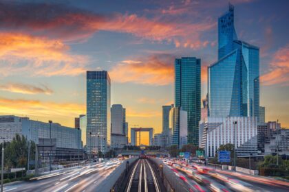 La métamorphose écologique de La Défense : comment un quartier d'affaires en béton est devenu un modèle de durabilité urbaine